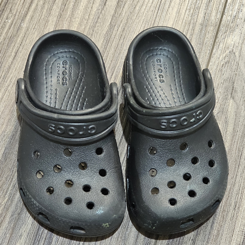 CROCS Kids Classic Black Clogs